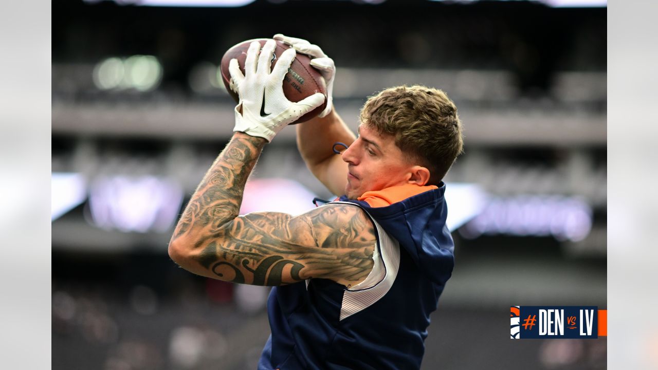 Pregame photos: Broncos arrive and prepare for Week 4 game vs. Raiders