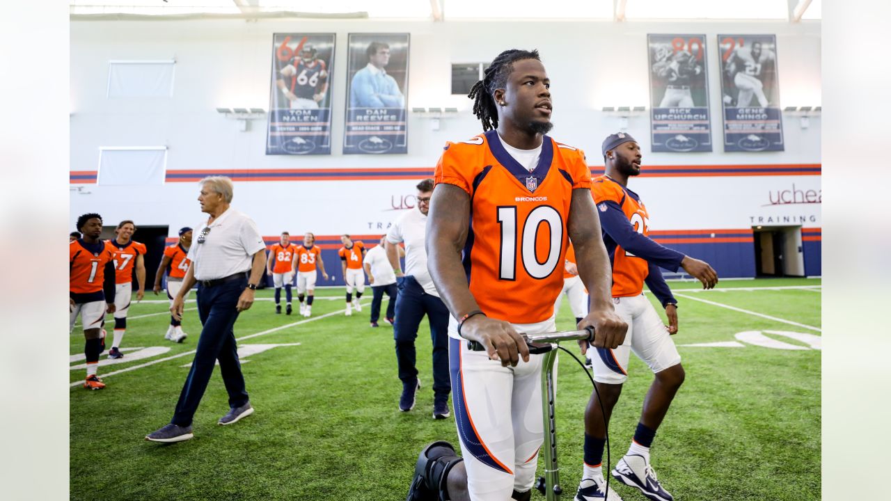 Photos from the Broncos' 2021 team picture day