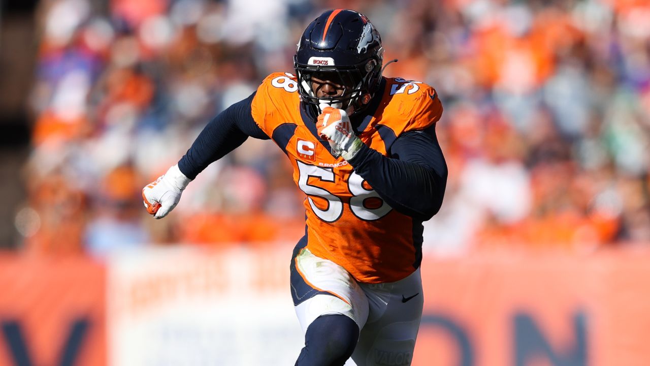 Los Angeles Rams - Von Miller honoring Demaryius Thomas during pregame  warmups.