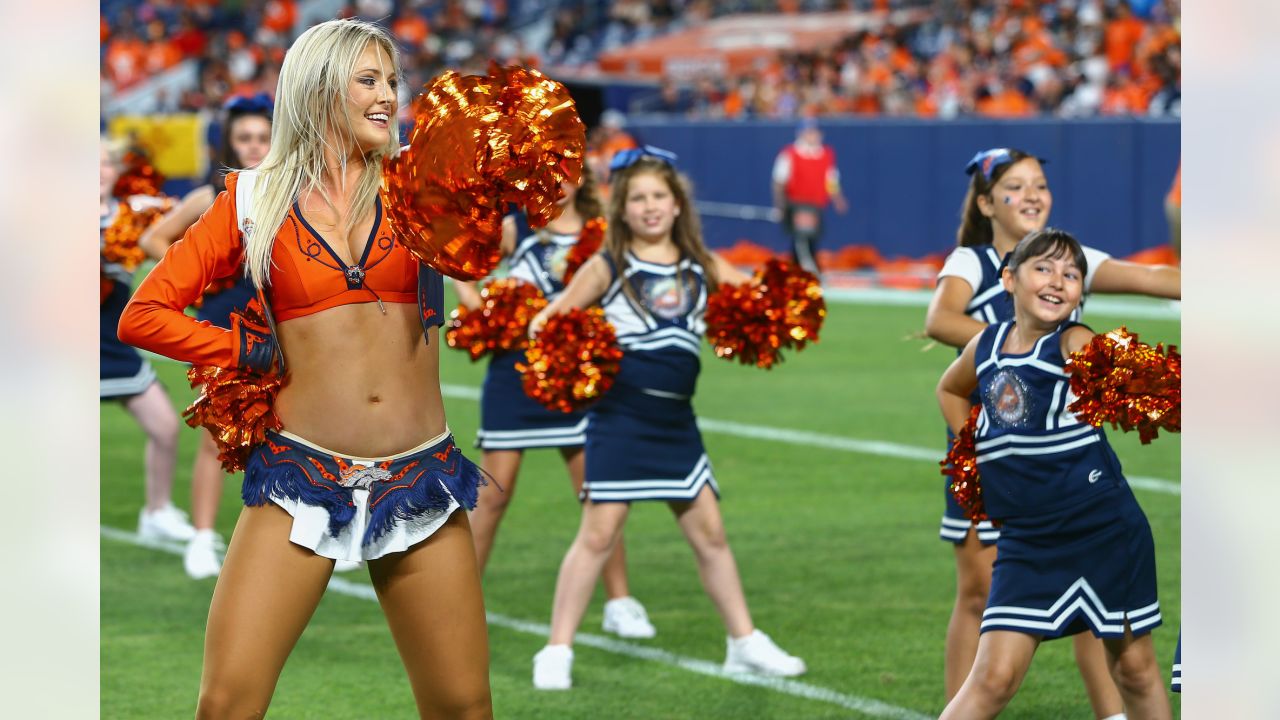 Denver Broncos cheerleaders during an NFL preseason football game, Aug. 27,  2022, in Denver. (AP Photo/David Zalubowski Stock Photo - Alamy