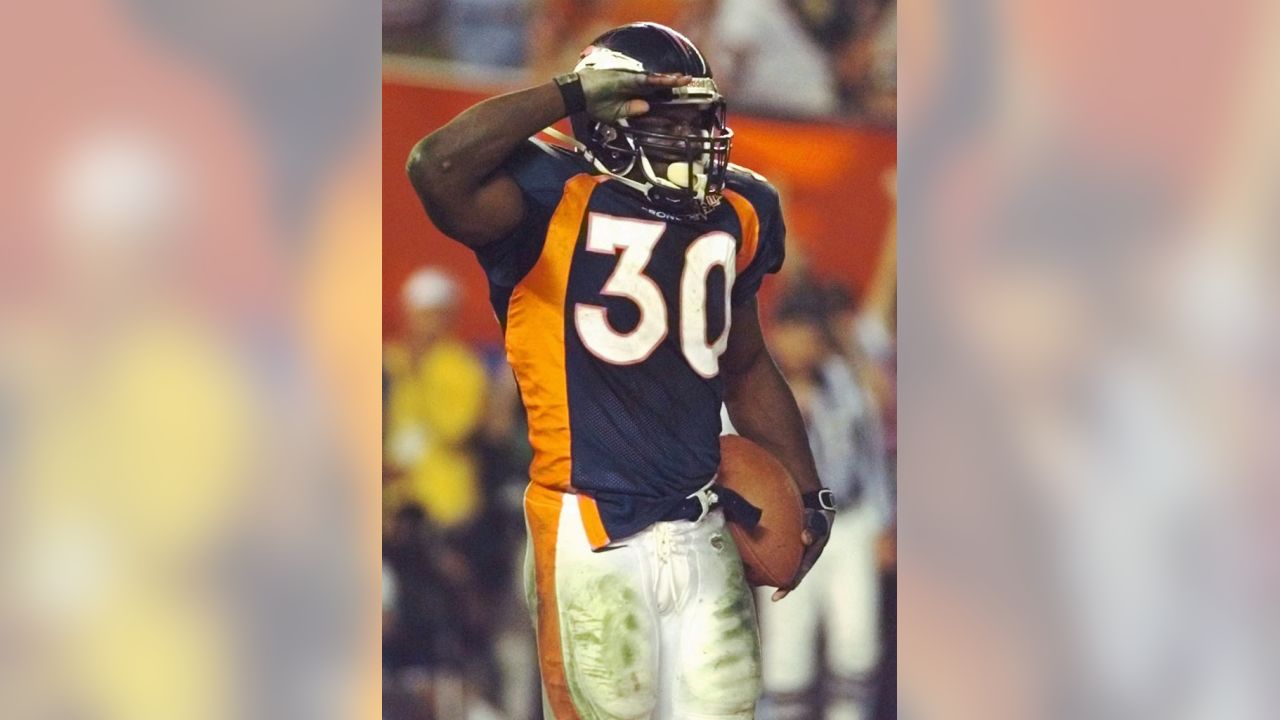 John Elway Signed Denver Broncos Photo: Mile High Salute