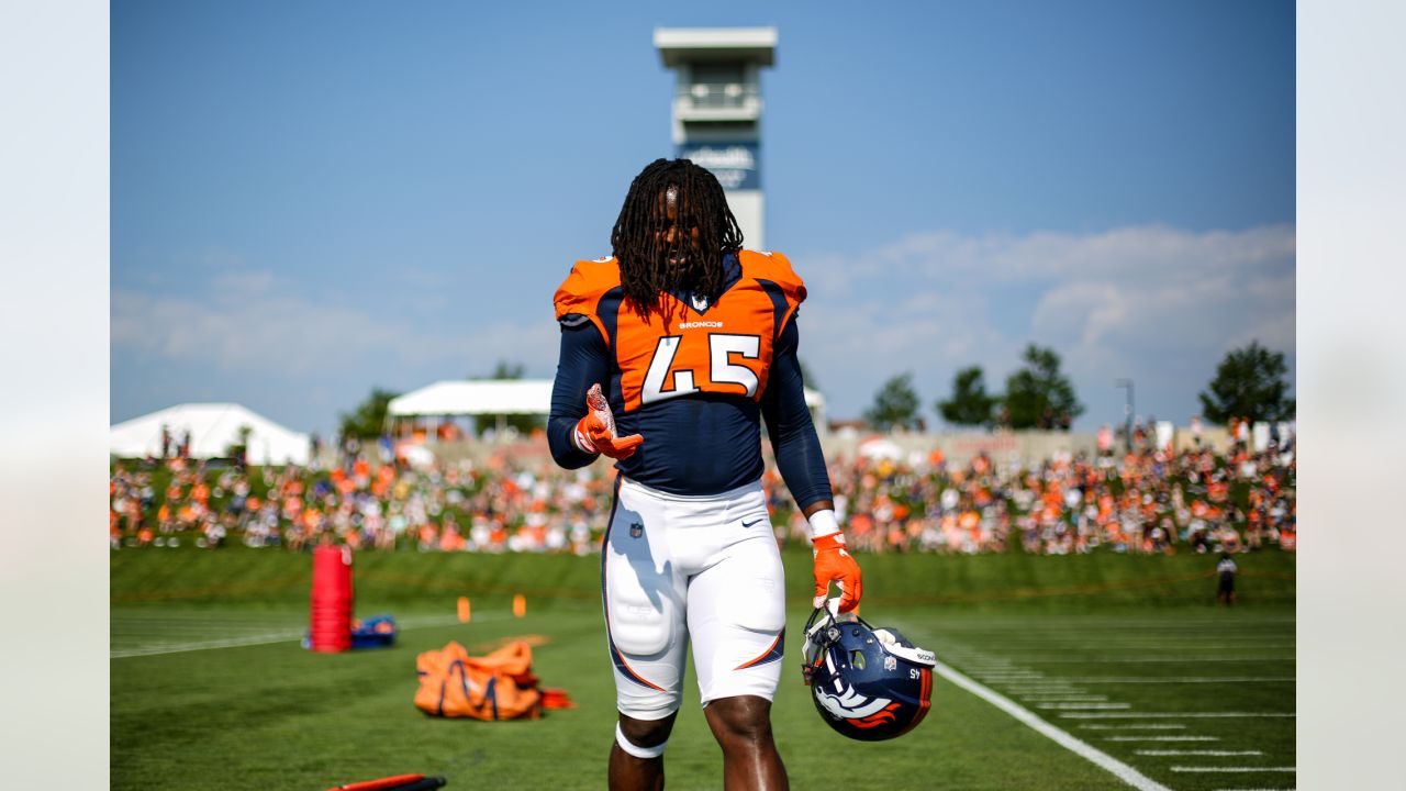 Denver Broncos rookie tight end Albert Okwuegbunam tears ACL, per