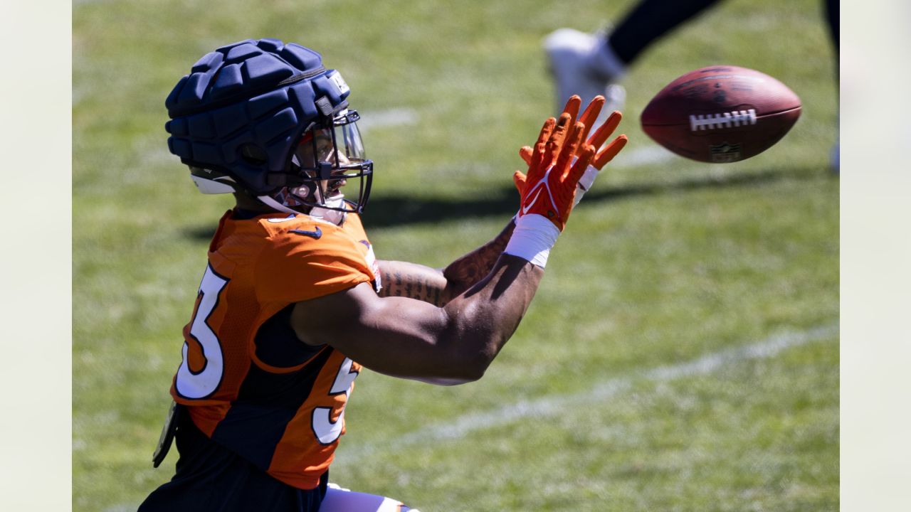 Broncos training camp rewind, day 15: Dropped passes plague return to full  pads practice – The Denver Post