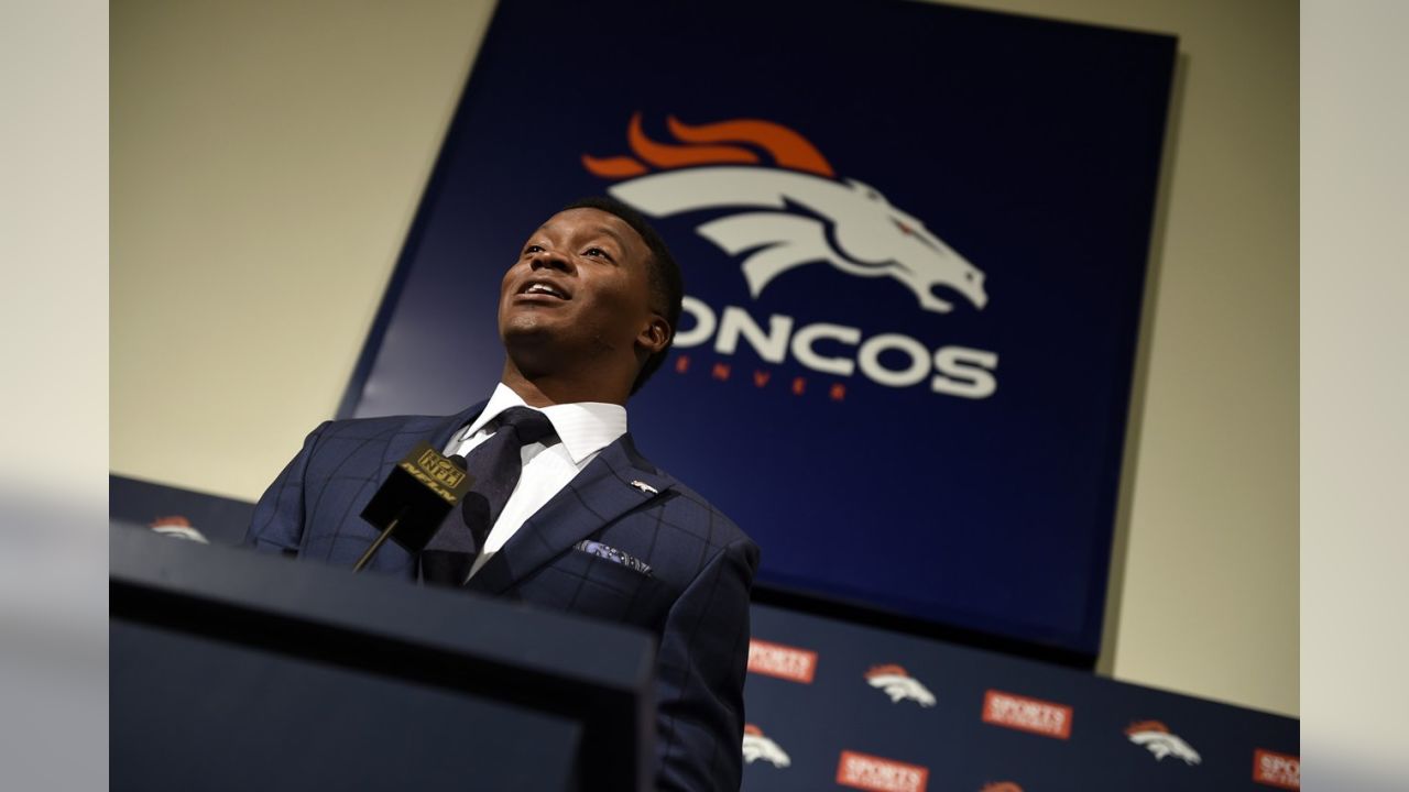 Ex-Jacket Demaryius Thomas signs five-year deal with Broncos