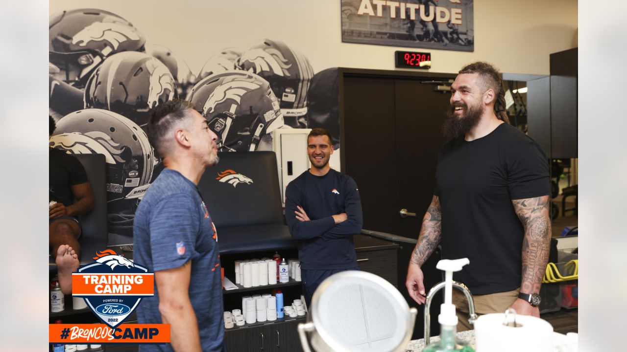 Photos: Derek Wolfe visits Broncos' training camp practice after announcing  retirement