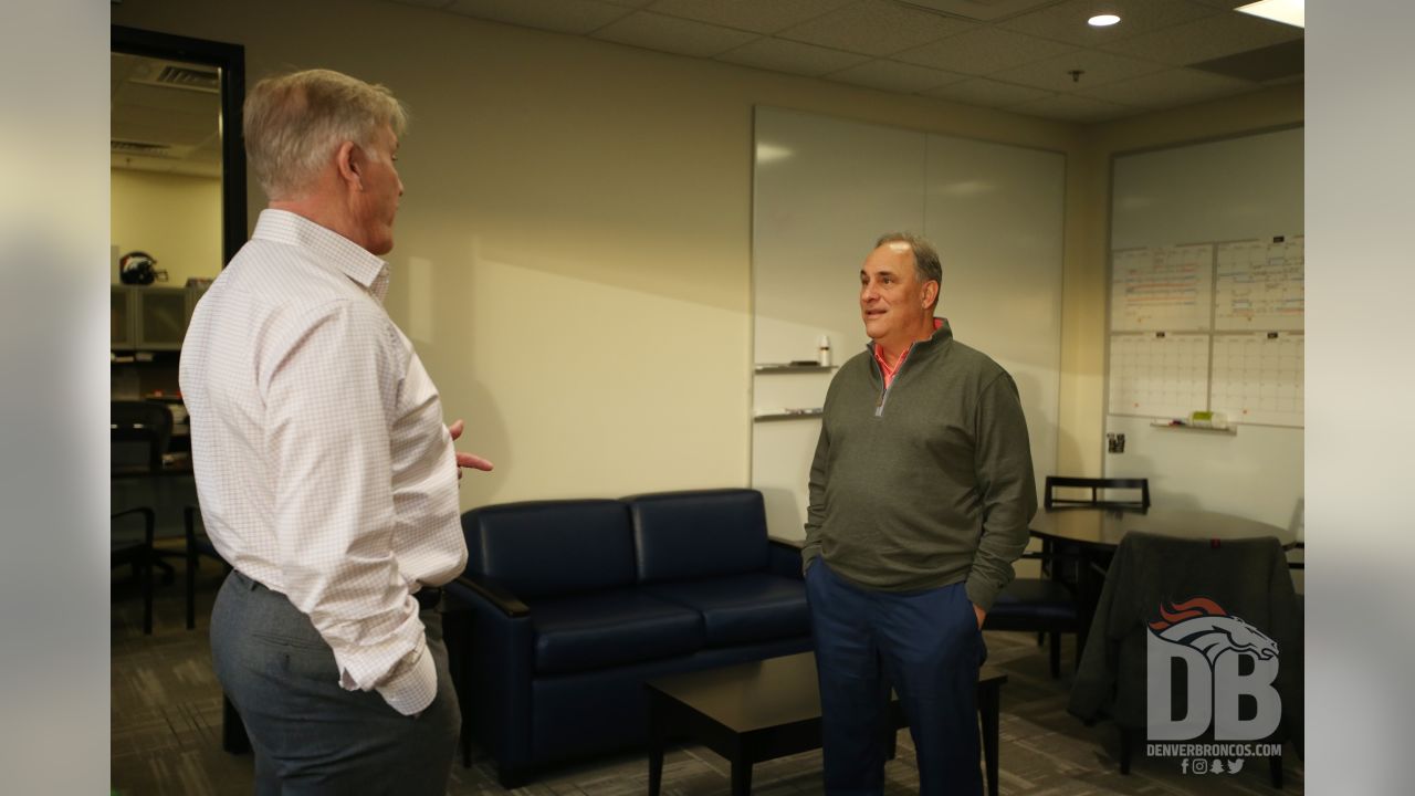 Broncos' John Elway believes Vic Fangio right man with right plan