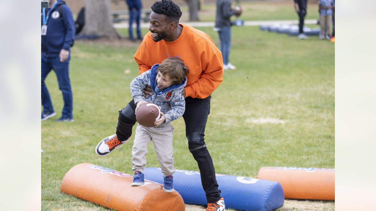 He had the biggest heart in the world': Emmanuel Sanders returns to Broncos  Boys & Girls Club to extend Demaryius Thomas' legacy