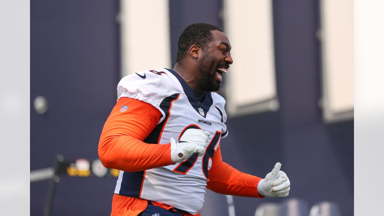 Shelby Harris agrees to 3-year deal to stay with Denver Broncos – The  Durango Herald