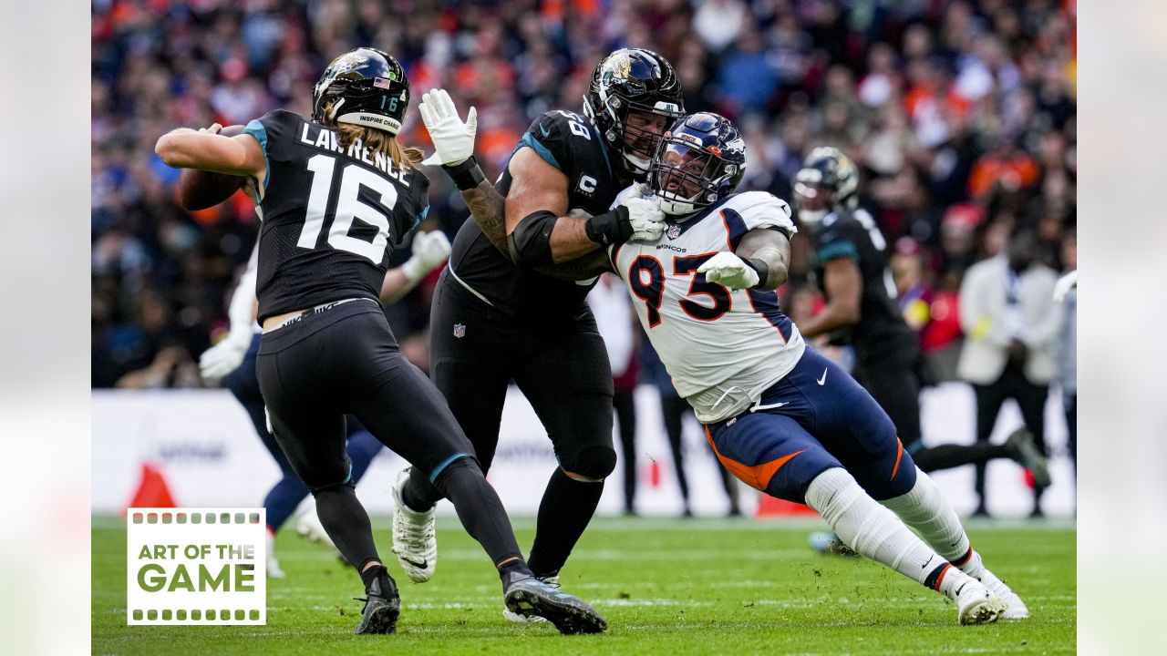 Pregame photos: Broncos arrive and prepare for Week 8 game vs. Jaguars in  London