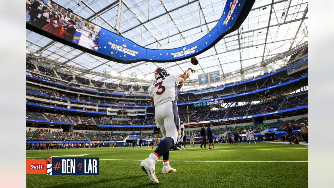 Pregame photos: Broncos arrive and prepare for Week 16 game vs. Rams