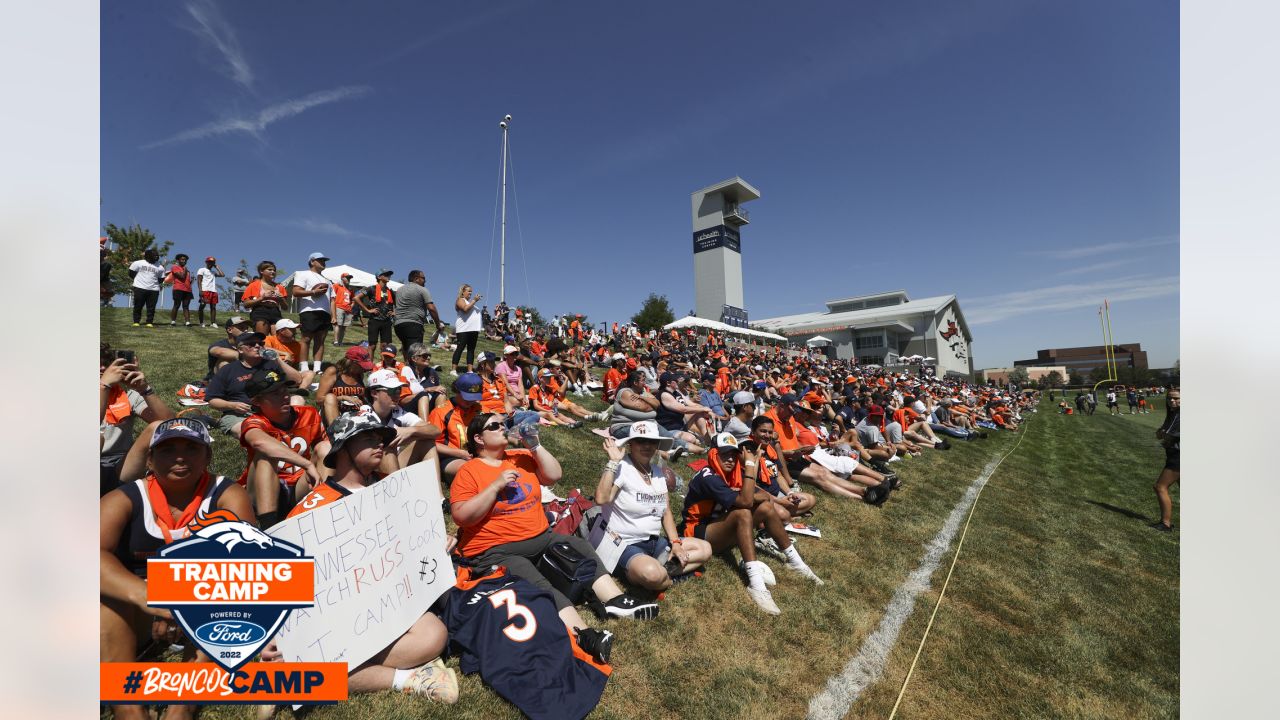 Broncos training camp rewind, Day 4: First weekend practice draws crowd of  7,121