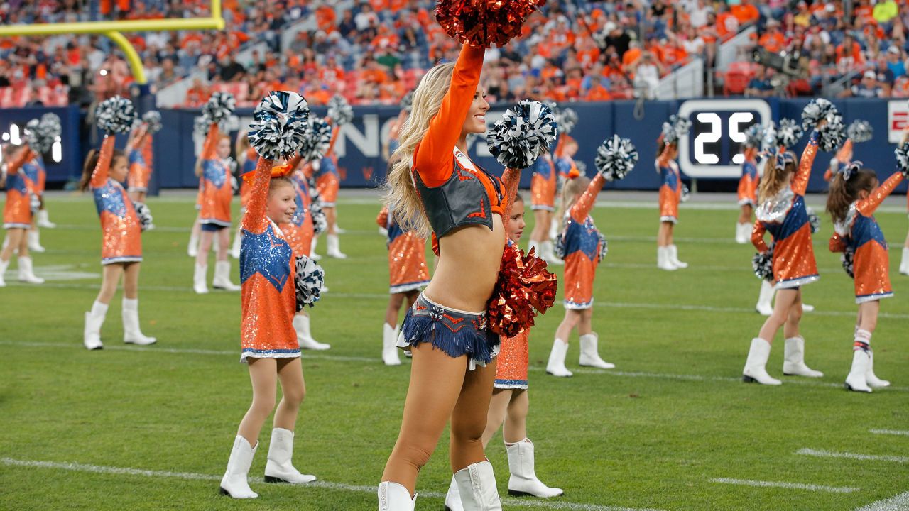 Junior Denver Broncos Cheerleaders: photo gallery