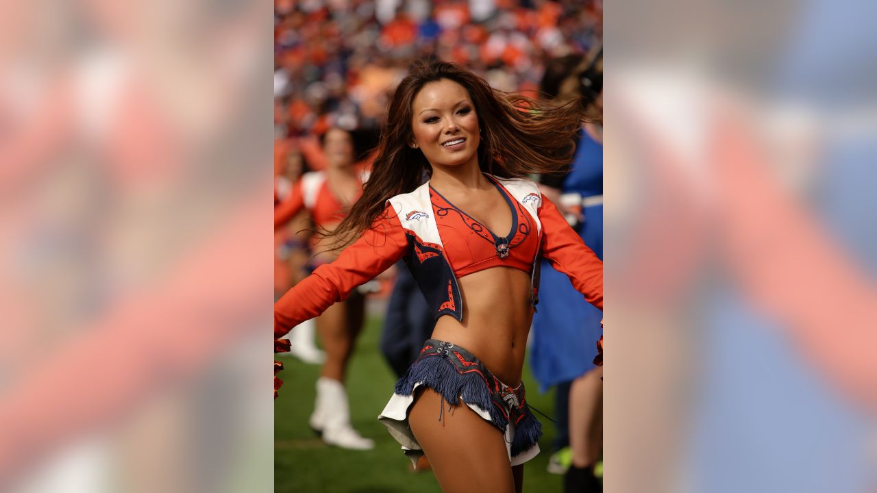 Denver Broncos Cheerleaders - Rookie Annie shooting in a Hush Los