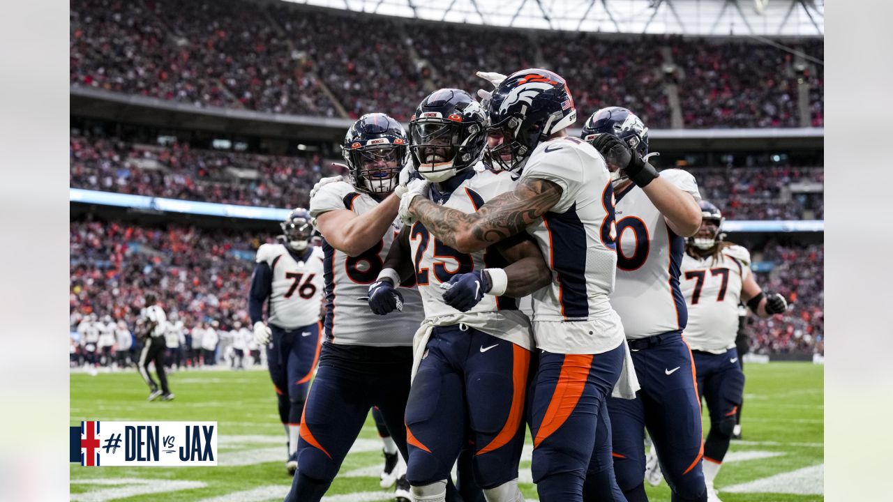 Denver Broncos players react during the NFL football game between Denver  Broncos and Jacksonville Jaguars at Wembley Stadium in London, Sunday, Oct.  30, 2022. (AP Photo/Ian Walton Stock Photo - Alamy