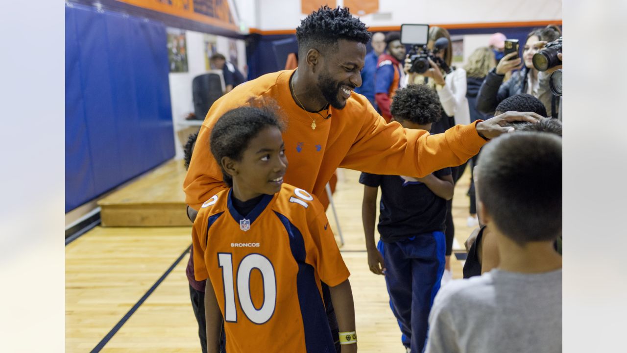 He had the biggest heart in the world': Emmanuel Sanders returns to Broncos  Boys & Girls Club to extend Demaryius Thomas' legacy