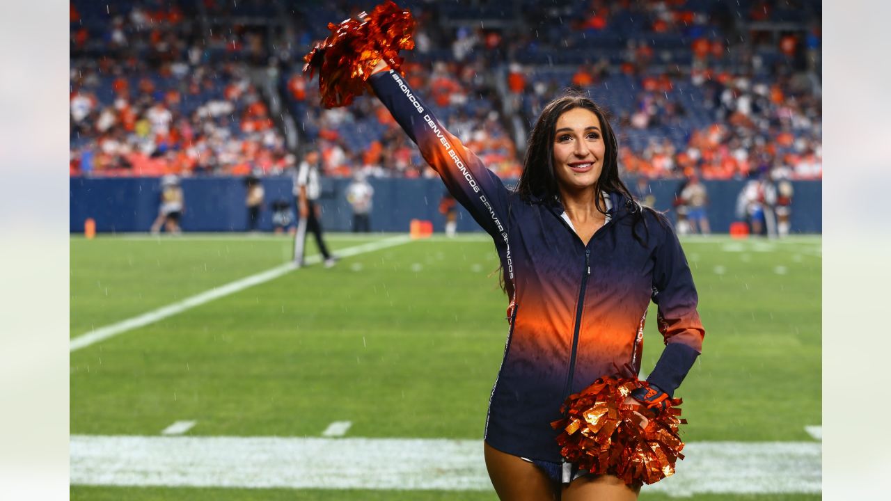 Denver Broncos cheerleaders during an NFL preseason football game, Aug. 27,  2022, in Denver. (AP Photo/David Zalubowski Stock Photo - Alamy