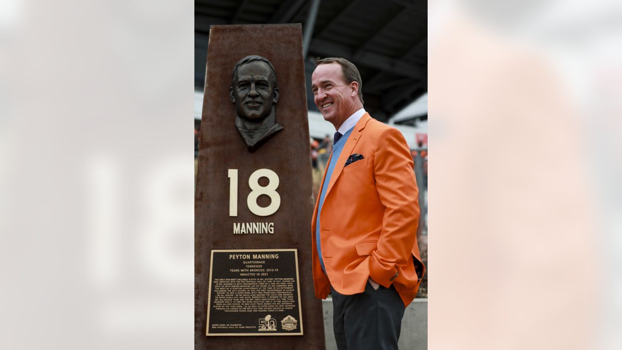 Broncos unveil retired numbers tribute in pregame ceremony