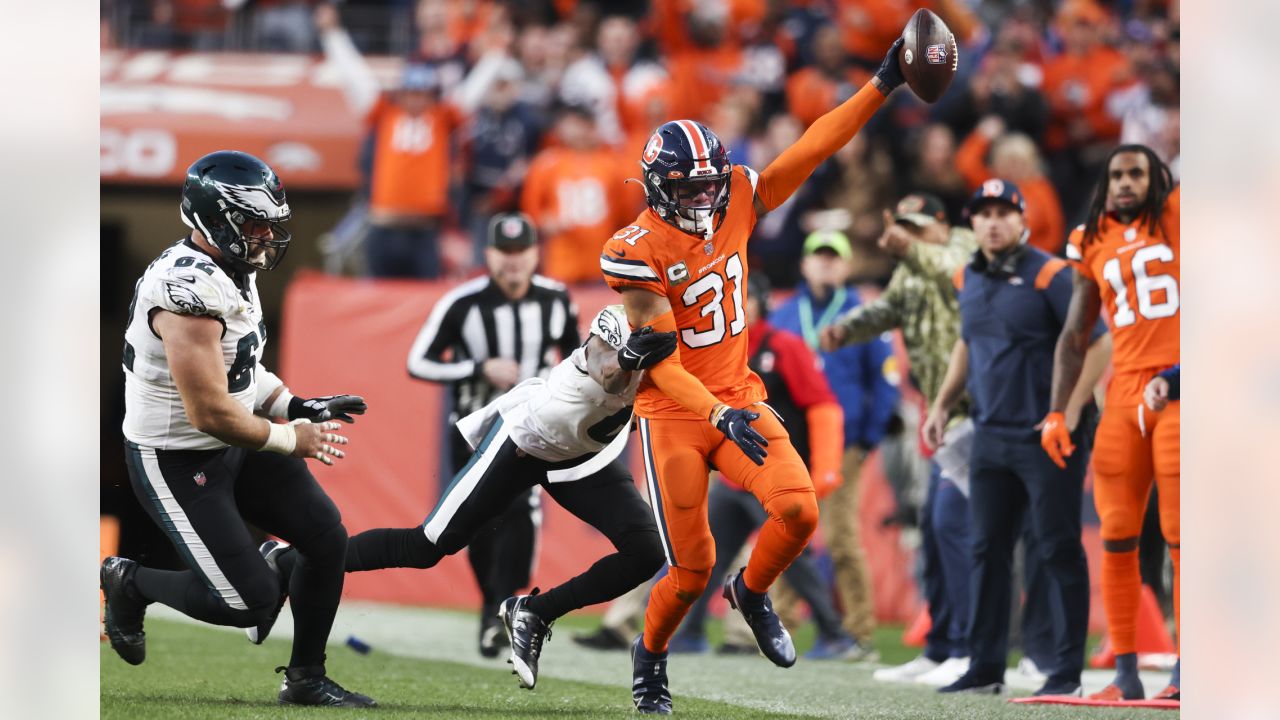 DENVER, CO - NOVEMBER 14: Denver Broncos running back Javonte