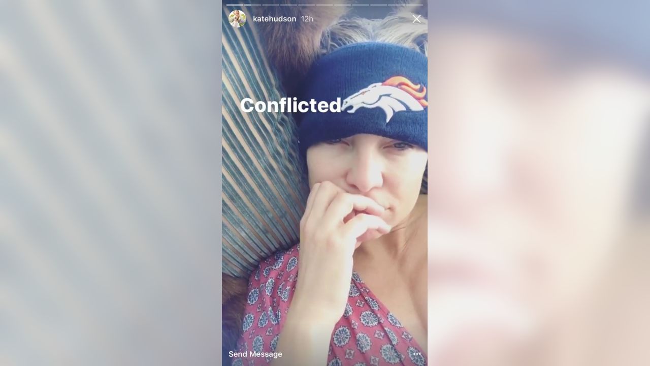 Kate Hudson Wearing a Denver Broncos Hat