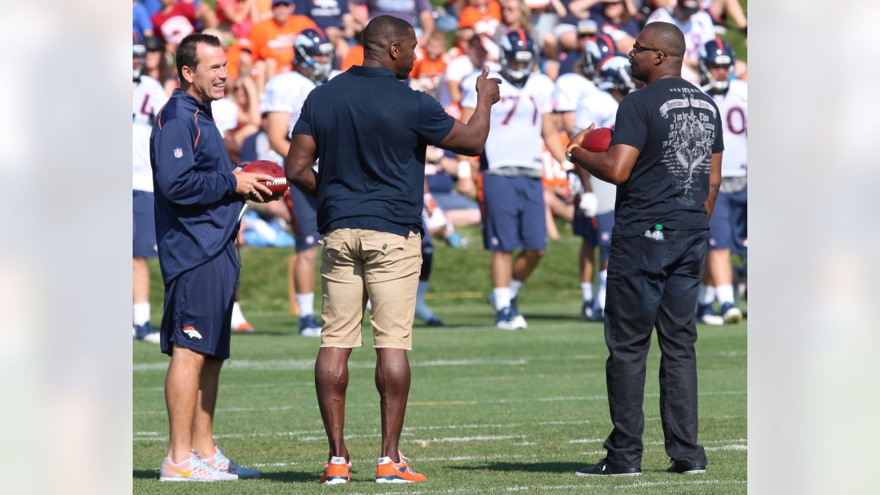 PHOTOS: Denver Broncos top Oakland Raiders 24-6 in Gary Kubiak finale