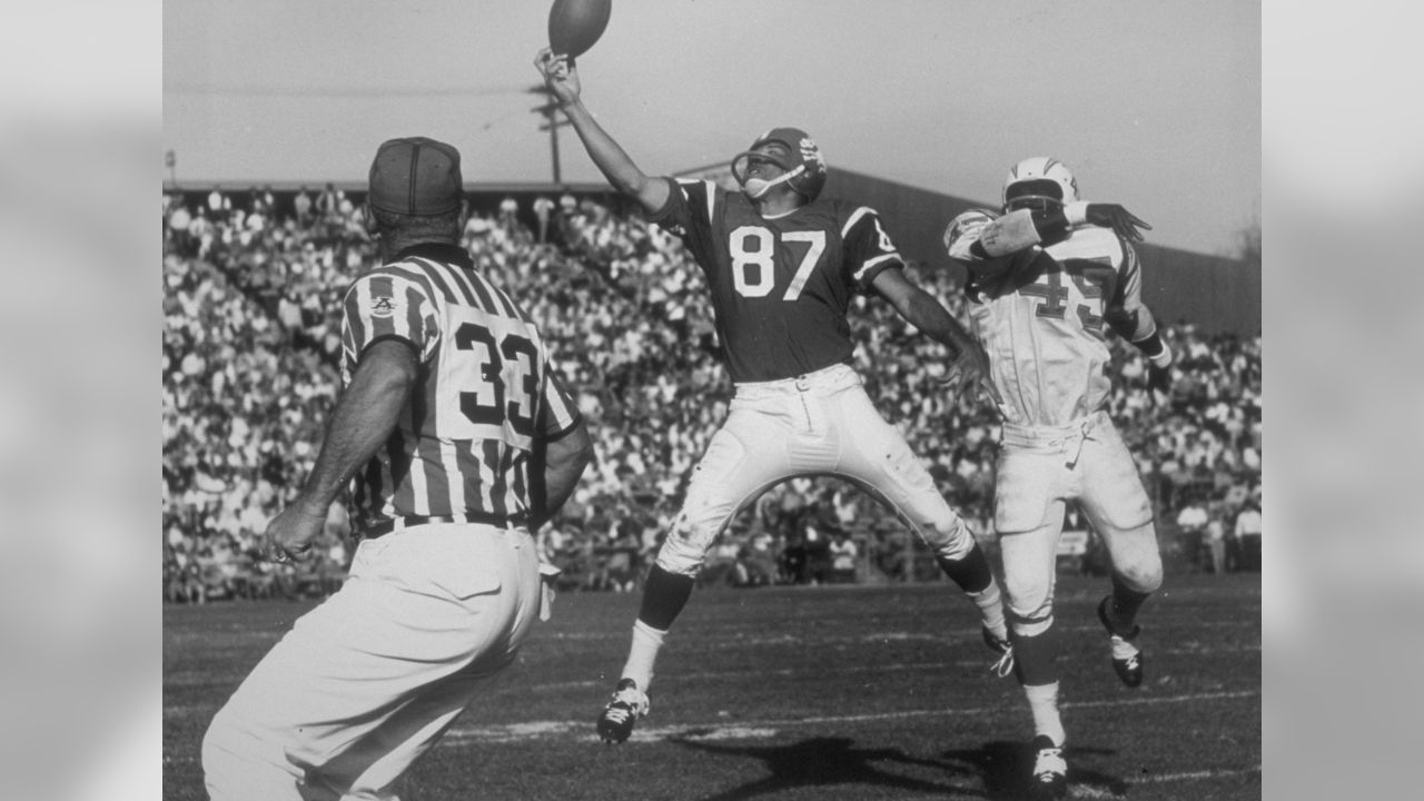 Highlight] Chargers QB Dan Fouts turns 72 today! 40 years ago, his