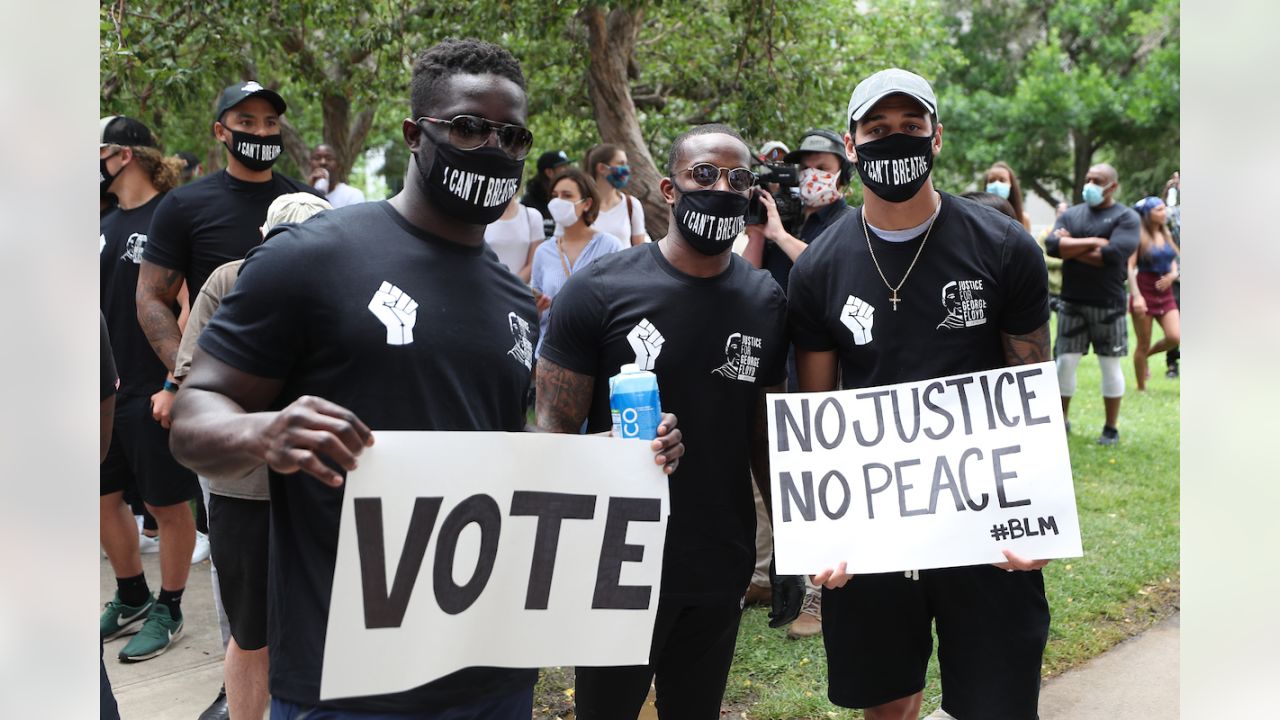 Broncos' Justin Simmons Makes Speech at Florida Protest