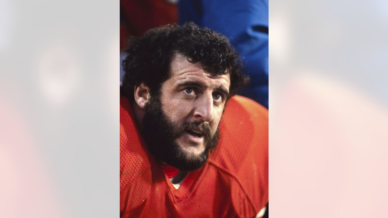 Lyle Alzado - This Day In Cleveland Browns History 8/12