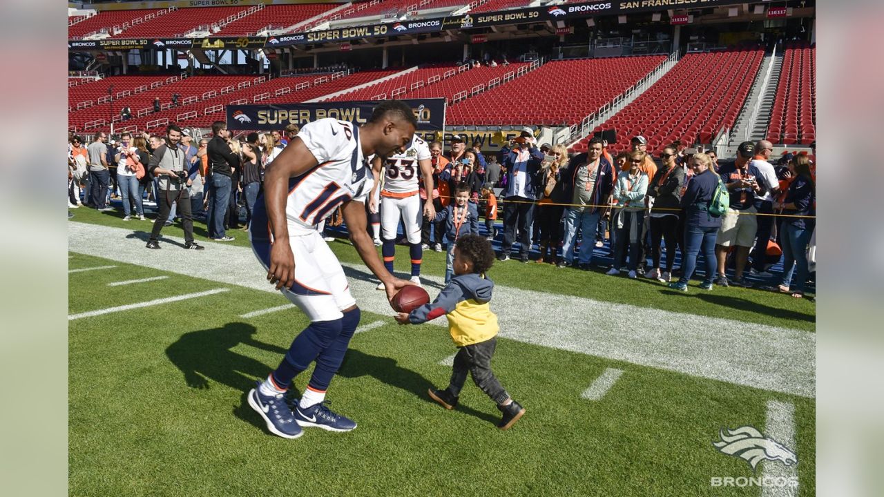 Peyton Manning meets with Demaryius Thomas' mother after Super