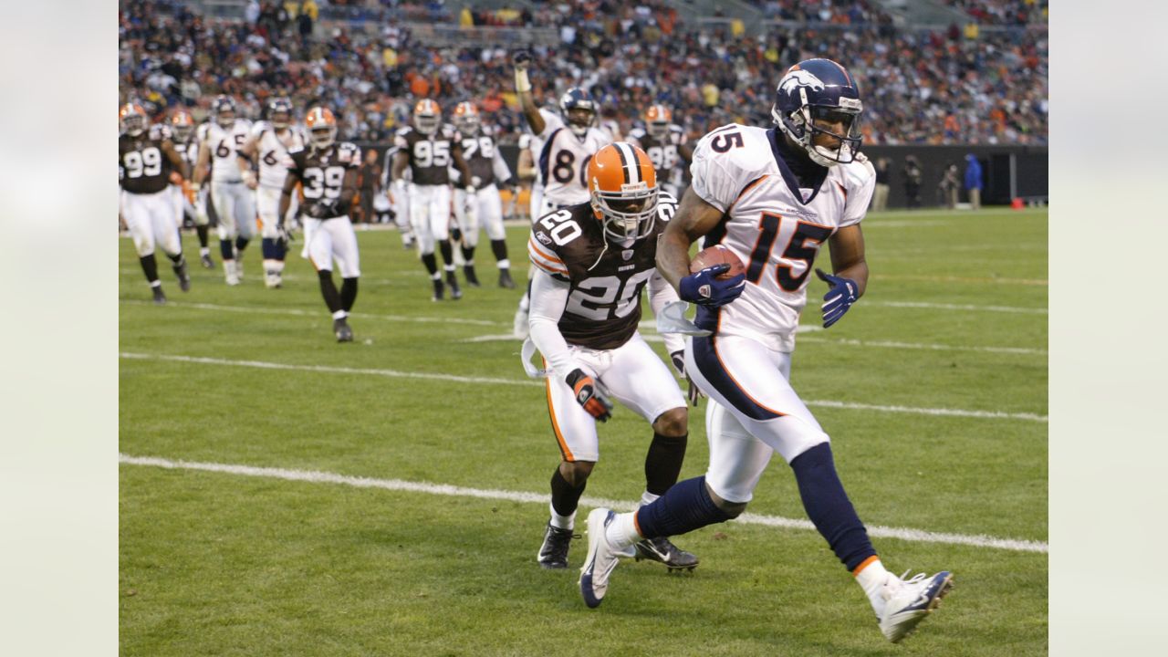 Chicago Bears wide receiver Brandon Marshall (15) celebrates his