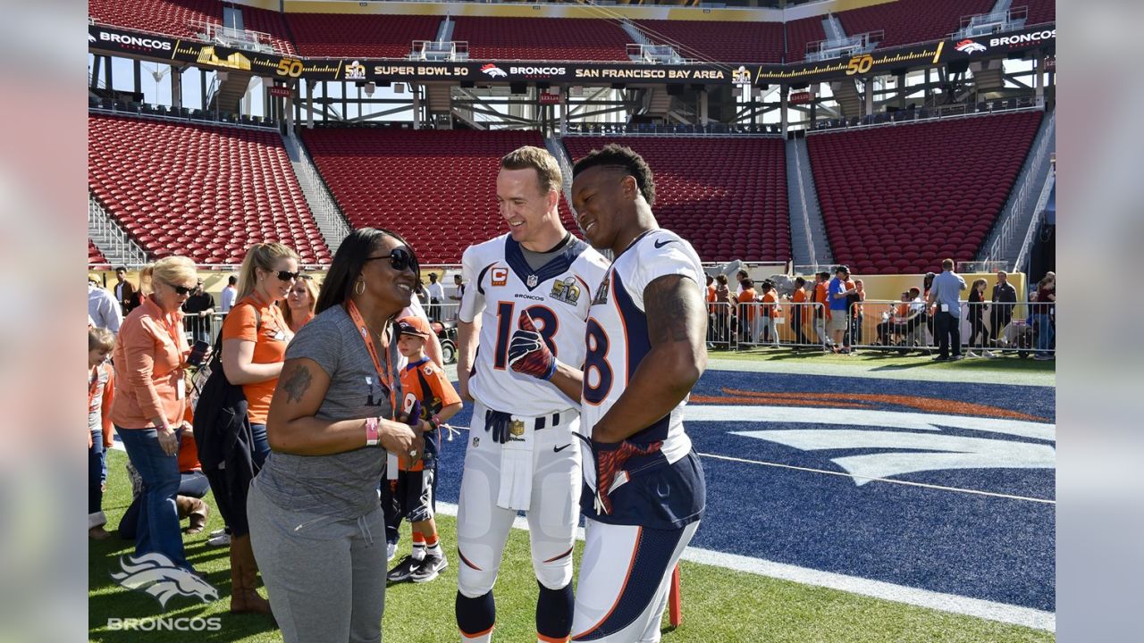 Peyton Manning meets with Demaryius Thomas' mother after Super Bowl  walkthrough