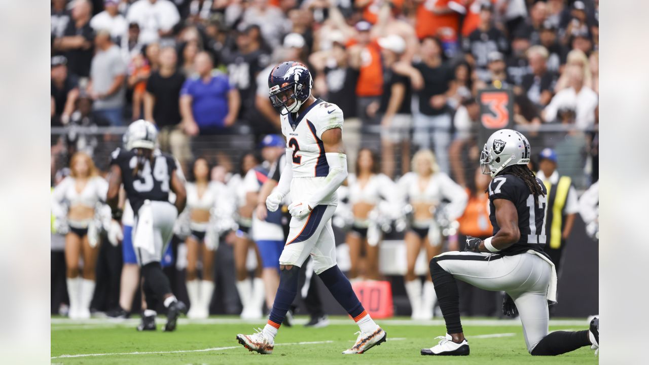 Denver, USA. October 23, 2022: Denver Broncos cornerback Pat Surtain II (2)  drops back in coverage in the first half of the football game between the  Denver Broncos and New York Jets.