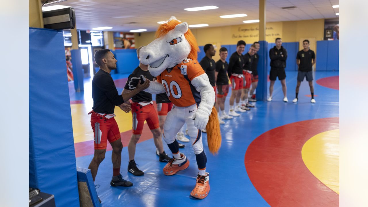 Broncos visit Fort Carson on 2022 Salute to Service Caravan