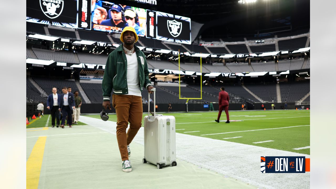 Pregame photos: Broncos arrive and prepare for Week 4 game vs. Raiders