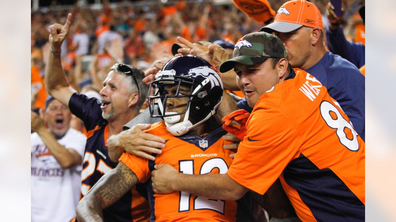 September 15, 2013: Denver Broncos quarterback Peyton Manning (18) signals  a touchdown during a week 2 NFL matchup between the Denver Broncos and the  Stock Photo - Alamy