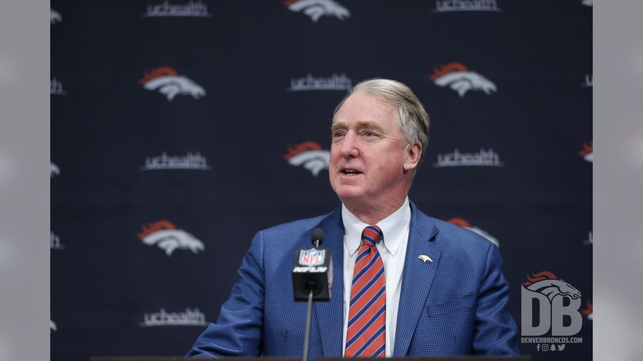 Vic Fangio digs deep in bag of blitzes to lead Denver Broncos over