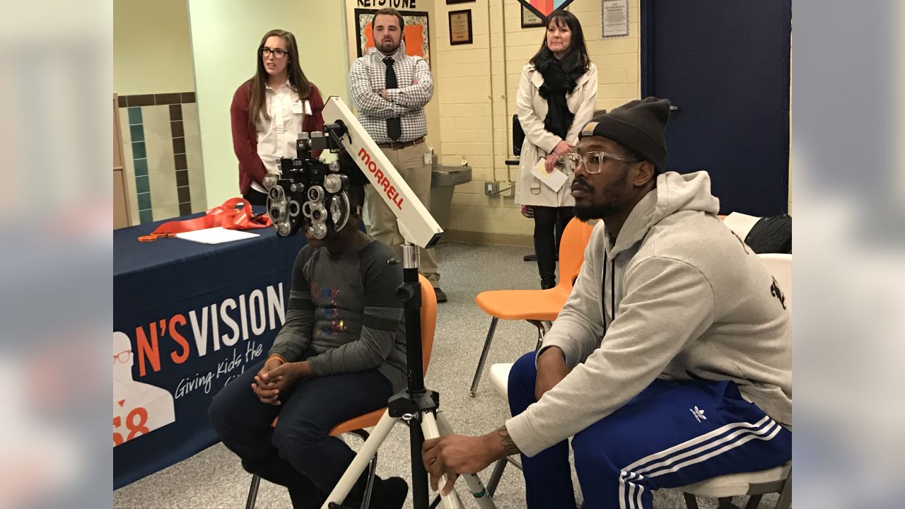 Former Texas A&M Star Von Miller To Open Von's Vision Center On Campus -  Texas A&M Today