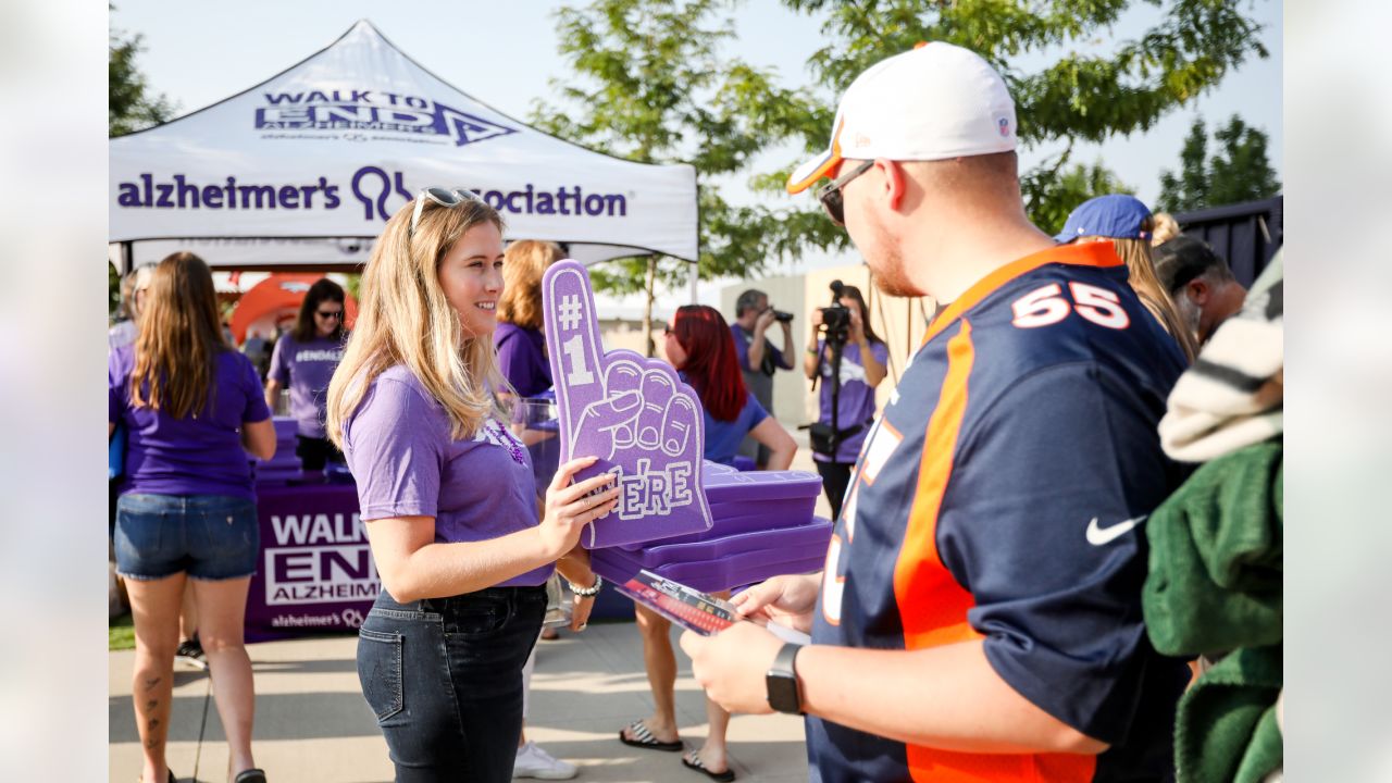 Aiding Alzheimer's Association personal for Broncos, Bowlens