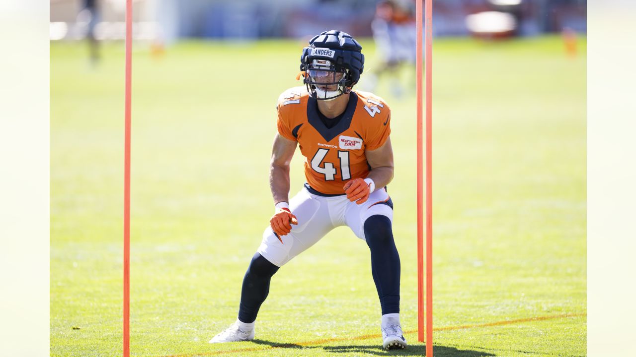 Broncos training camp rewind, day 15: Dropped passes plague return to full  pads practice – The Denver Post