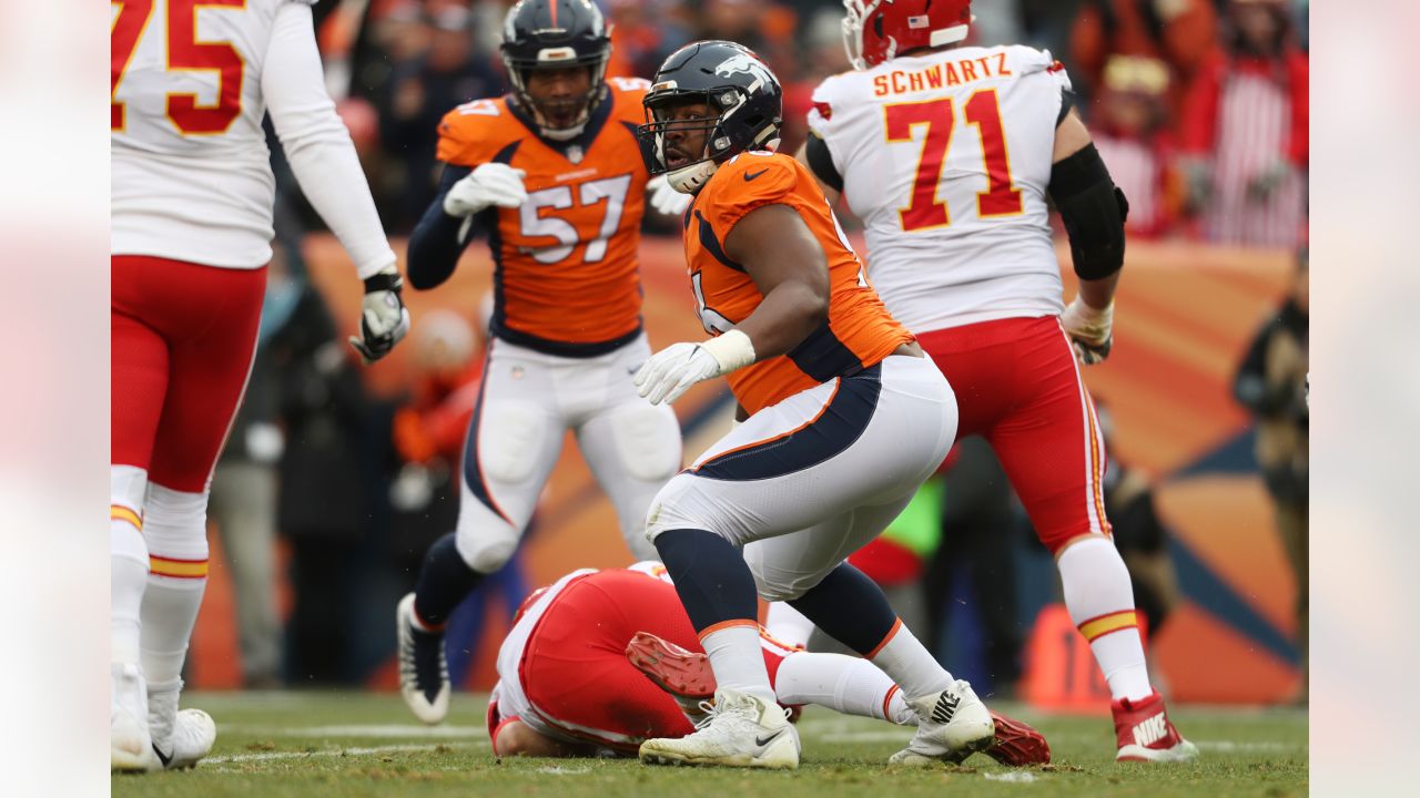 Shelby Harris agrees to 3-year deal to stay with Denver Broncos – The  Durango Herald