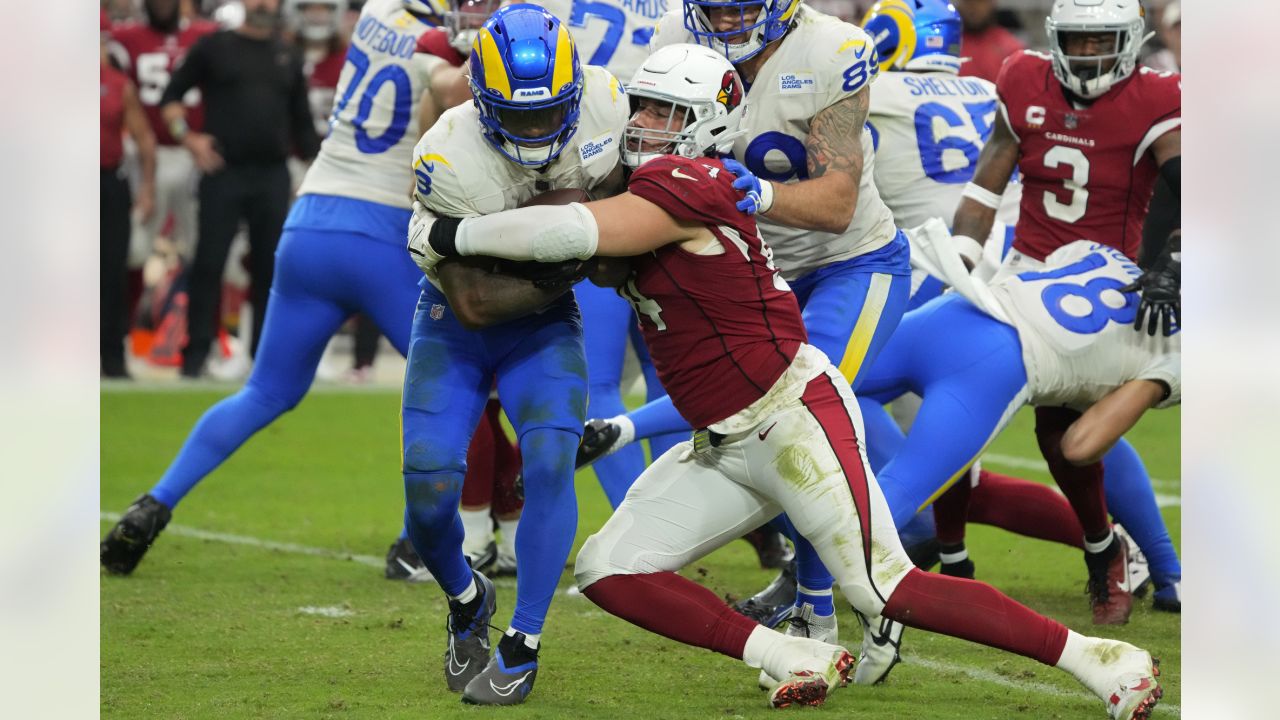 The Denver Broncos have signed former Cardinals DE Zach Allen.