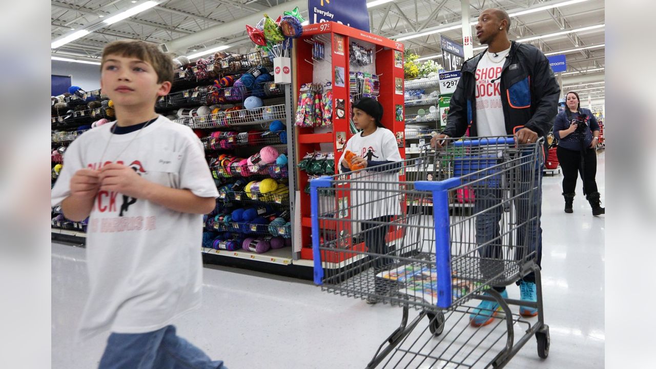 Cardinals give back with annual 'Shop with a Jock'