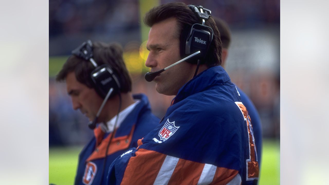 Gary Kubiak, Denver Broncos Coach Who Led Team to a Title, Is Expected to  Retire - The New York Times