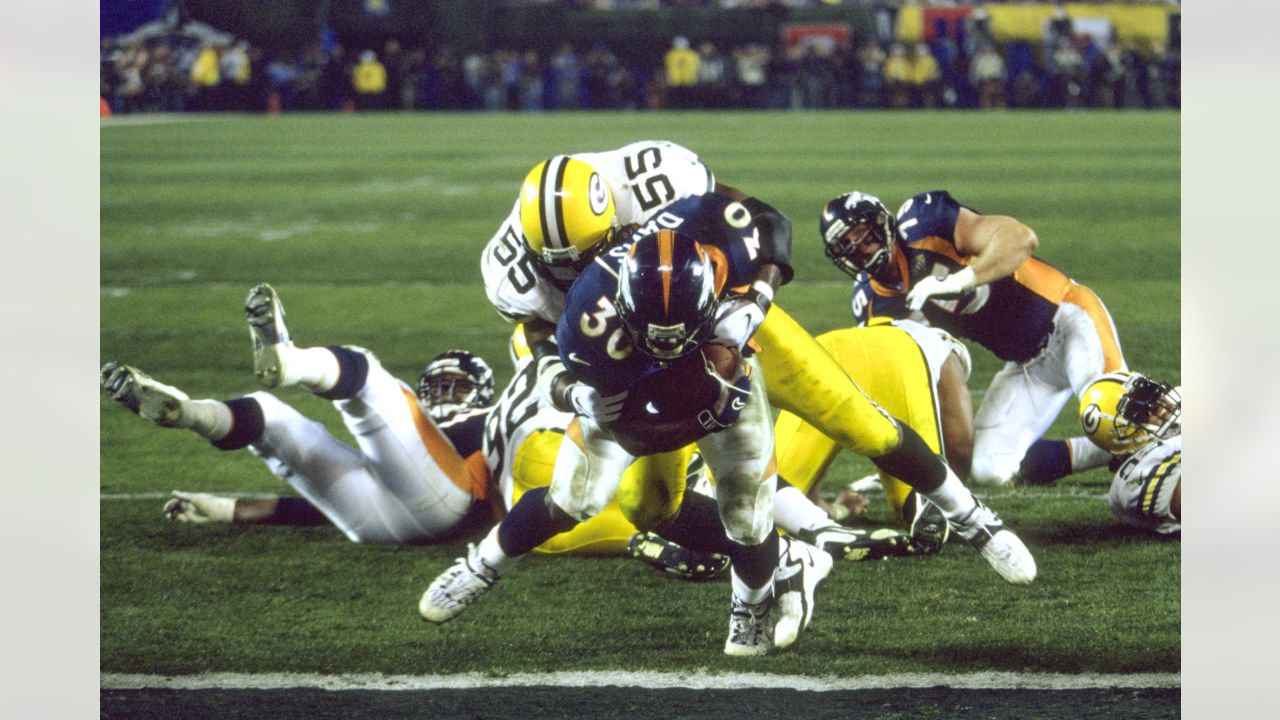 NFL FILE: Terrell Davis of the Denver Broncos during Super Bowl XXXII  against the Green Bay Packers in San Diego, California. (Icon Sportswire  via AP Images Stock Photo - Alamy