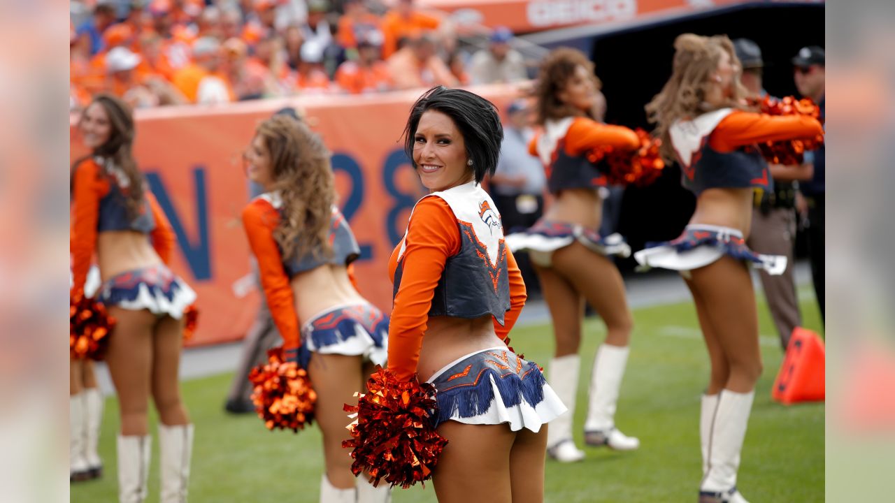 Broncos Cheerleaders on X: .@DBC_Jaelyn is bringing some much