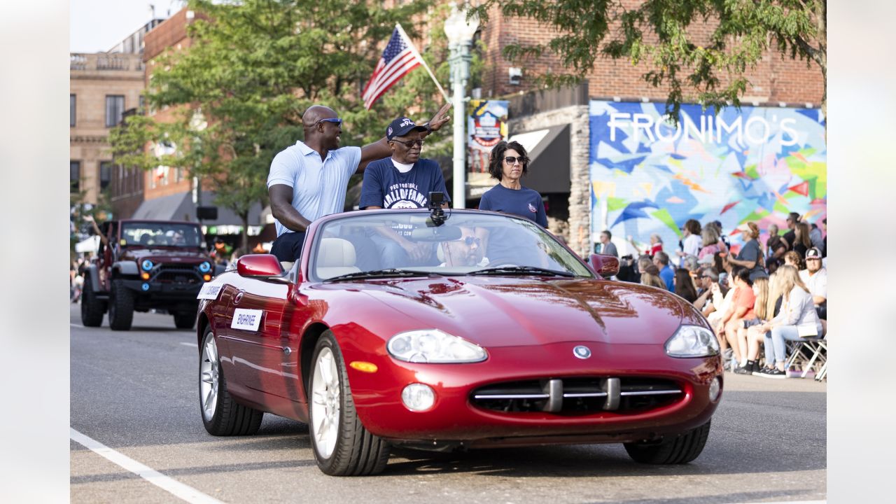 Pro Football Hall of Fame parade