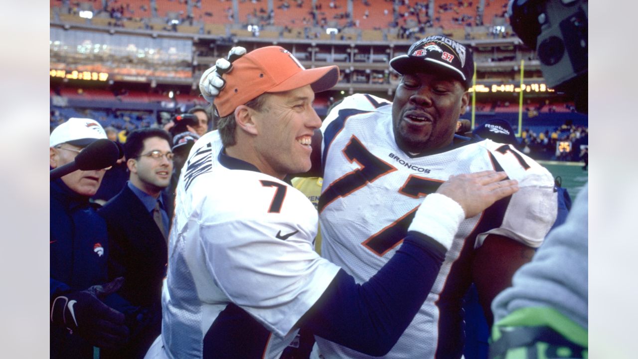 Tony Jones, 2-time Super Bowl champion with Broncos, dies at 54