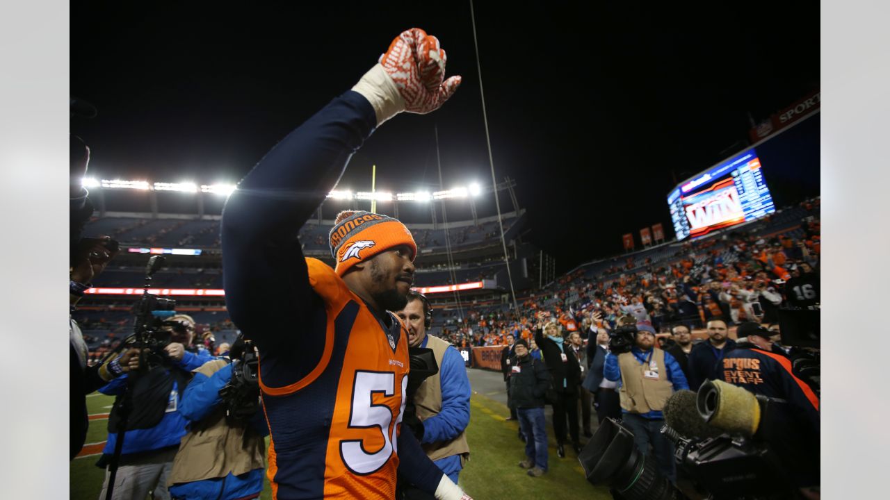 WATCH: Broncos' Von Miller steals the ball out of Seahawks' Chris Carson's  hands – The Denver Post