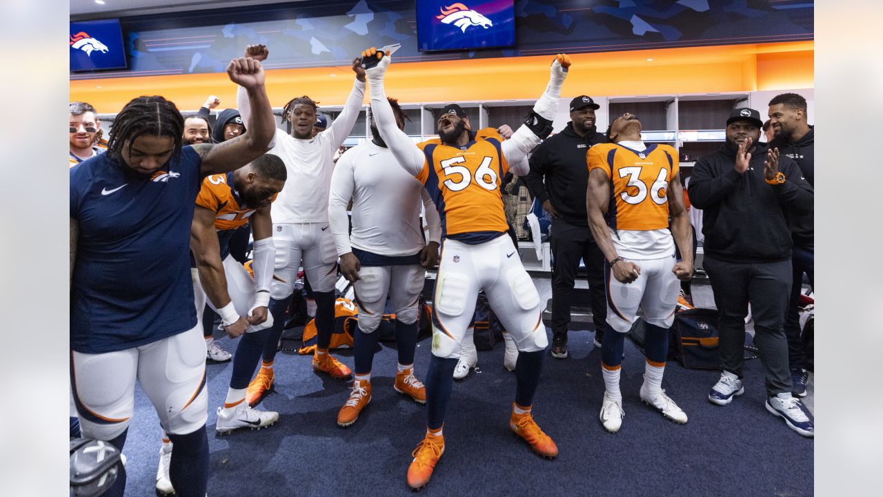 Victory Monday photos: Celebrating the Broncos' win vs. the Cardinals from  the field to the locker room