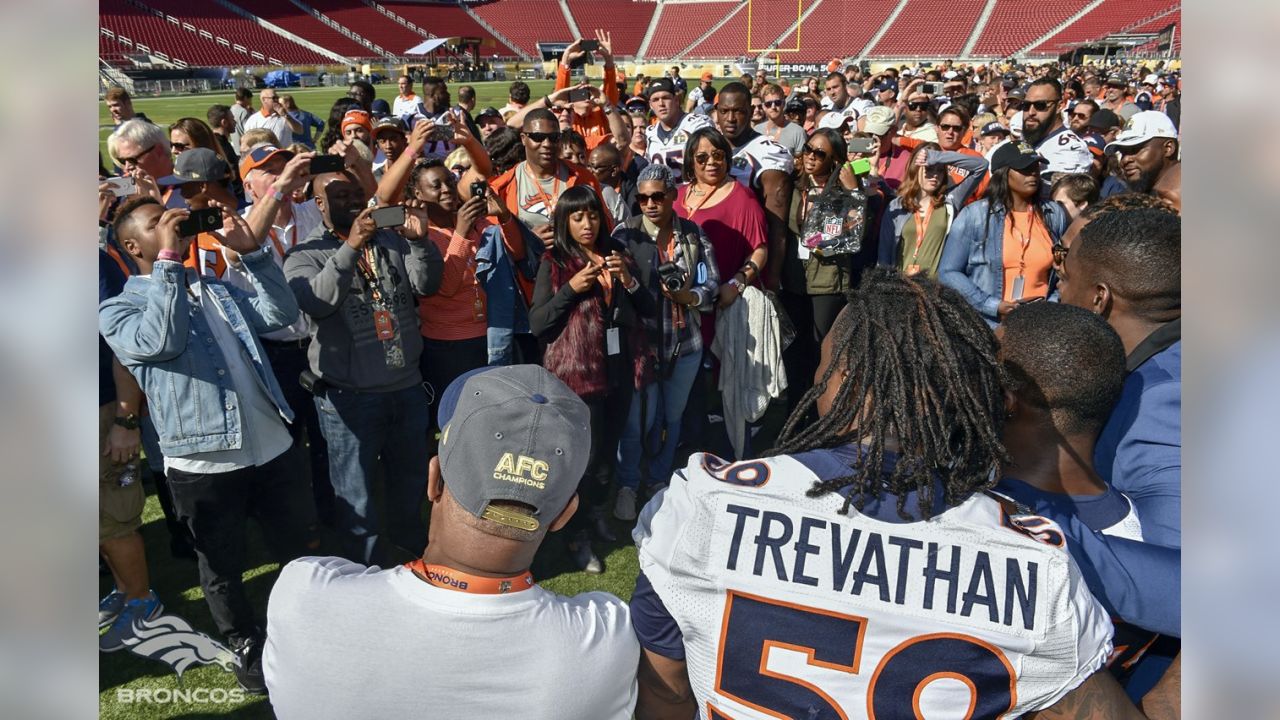 Peyton Manning gives up game ball to give to Demaryius Thomas' mother