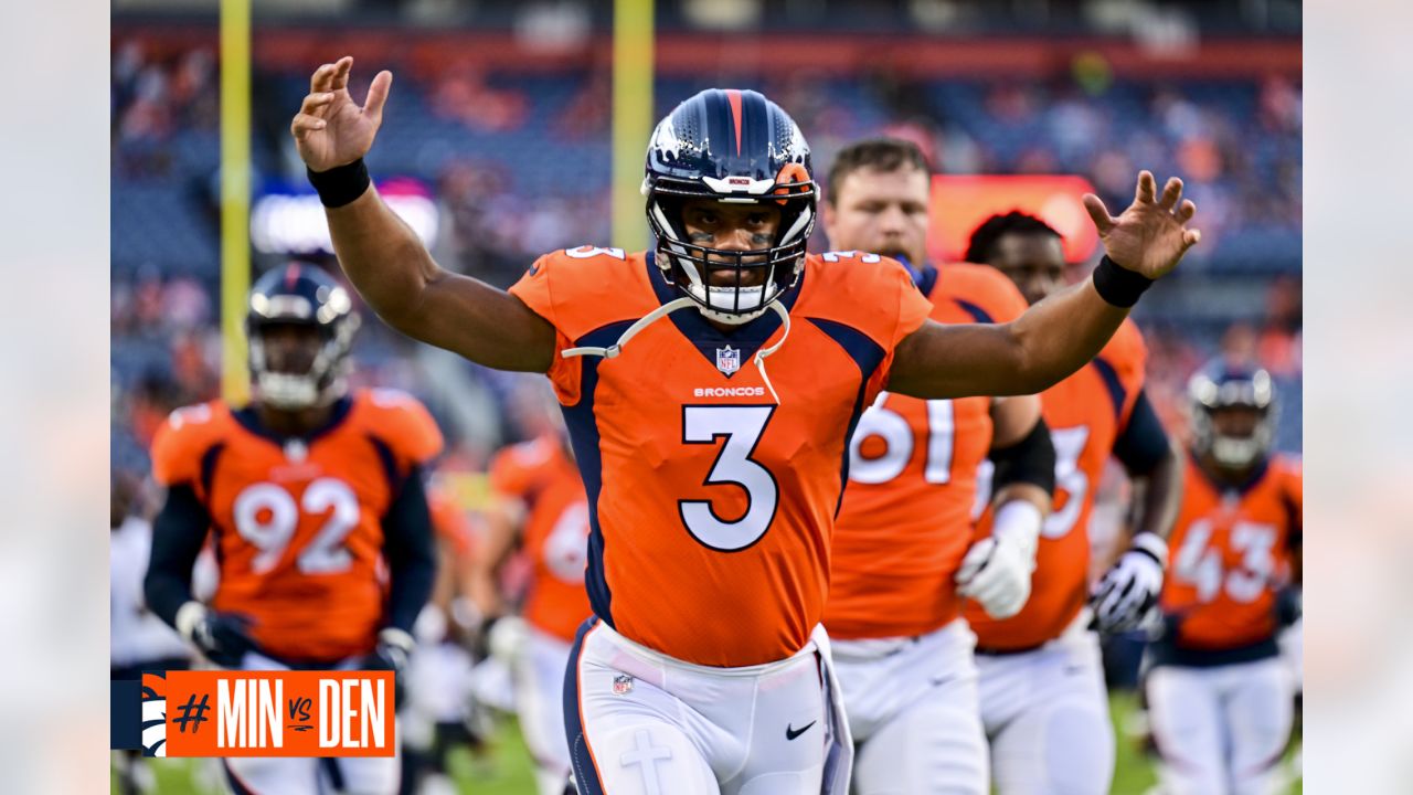 Pregame photos: Broncos arrive and prepare for preseason finale vs. the  Vikings